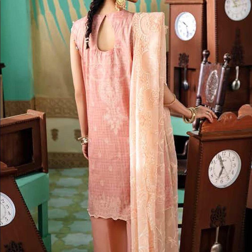 Pakistani Unstitched Suit - Picture 2 of 5